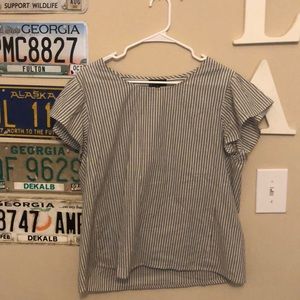 cute striped short sleeve top !!